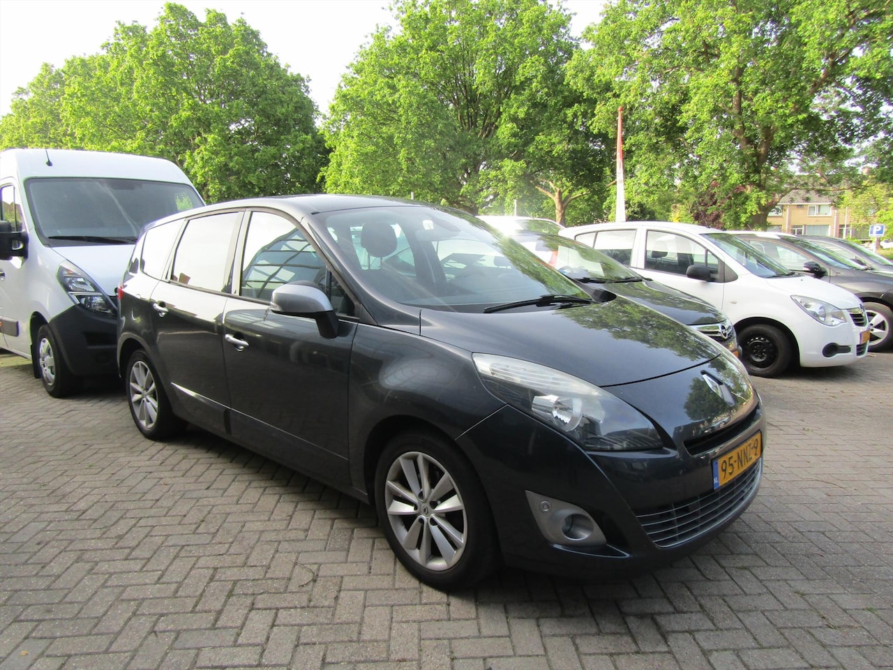 Renault Grand Scénic - 2.0 16V Automaat - AutoWereld.nl