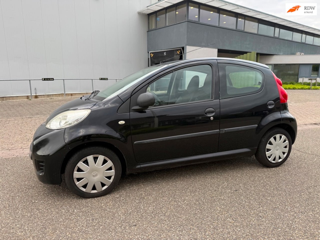 Peugeot 107 - 1.0-12V XR 1.0-12V XR - AutoWereld.nl