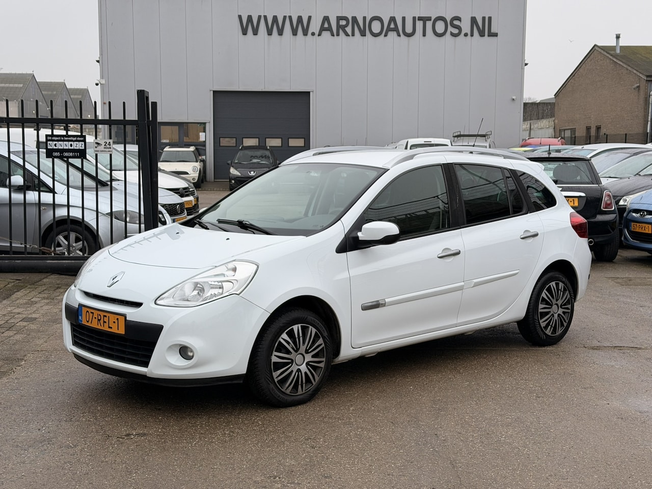 Renault Clio Estate - 1.2-16V Authentique 1.2-16V Authentique, AIRCO, ELEK-RAMEN, RADIO-CD-MP3, ELEK-RAMEN, ISOFIX, AIRBAGS, DAKRAIL - AutoWereld.nl