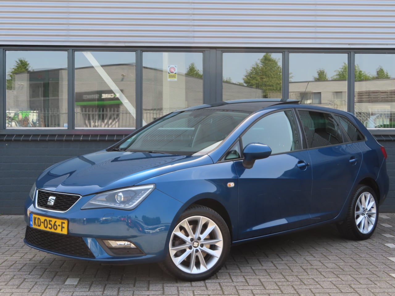 SEAT Ibiza ST - 1.0 EcoTSI Style Connect DSG | pano dak | trekhaak | stoelverwarming | alcantara bekleding - AutoWereld.nl