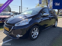 Peugeot 208 - 1.2 PureTech Blue Lease Executive | 5 Deurs | Automatische Airco | LM Velgen | NAV |