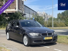 BMW 3-serie Touring - 318i Business Line AUTOMAAT|Trekhaak|Navigatie|Parkeersensoren|Climate Control