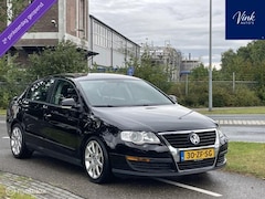 Volkswagen Passat - 1.6 Businessline | Navigatie | Riem VV | Trekhaak | LMV
