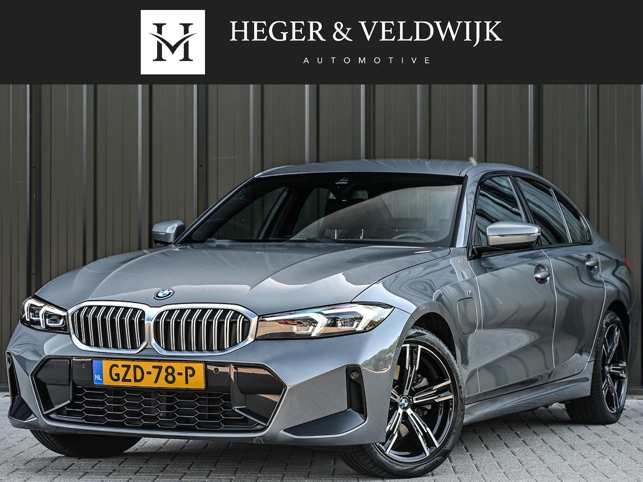 BMW 3-serie - 330e | M-Sport | Facelift | Shadowline | Led Koplampen | Camera | NL auto | Stoelverwarmin - AutoWereld.nl