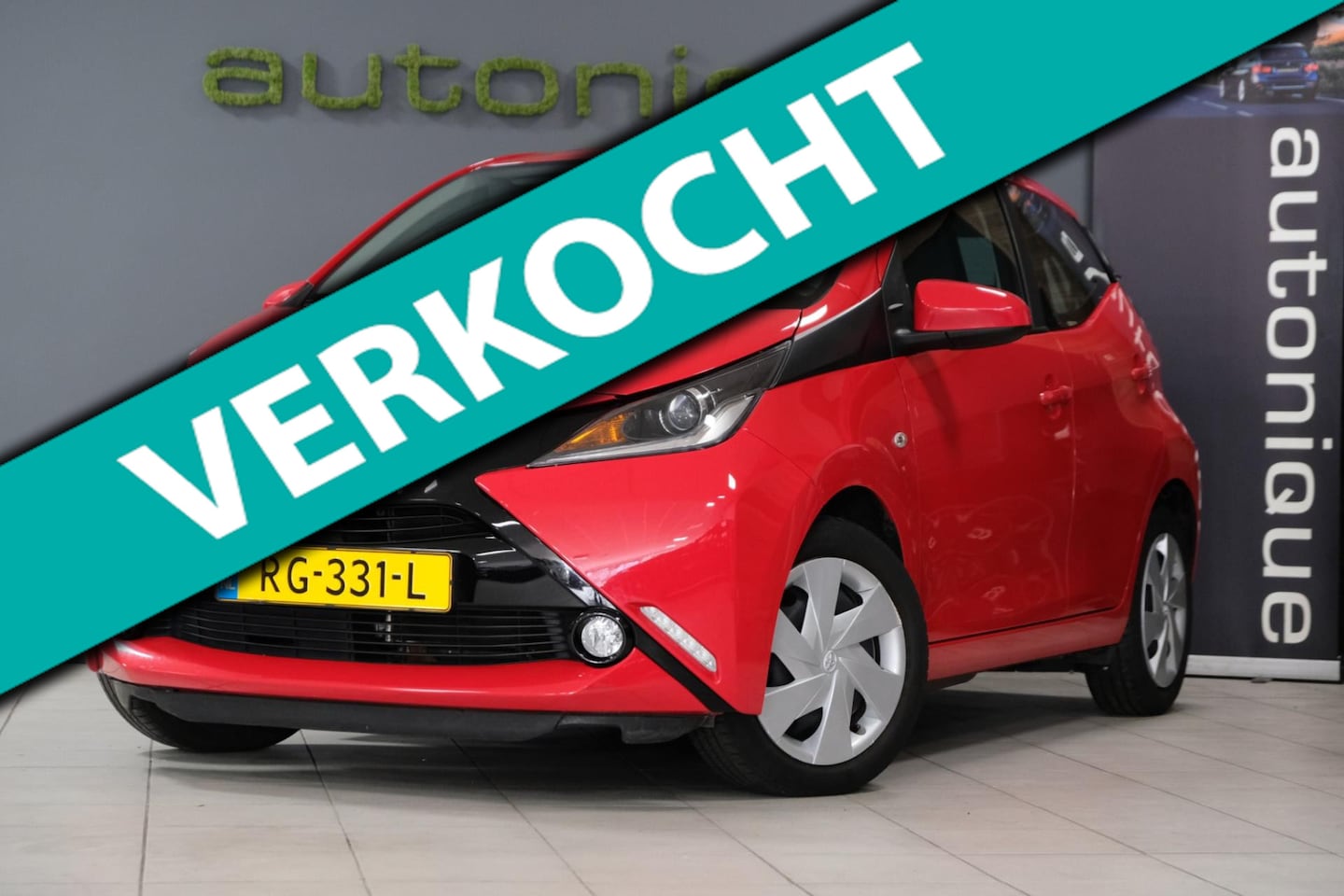 Toyota Aygo - 1.0 VVT-i x-play airco/cruise/Bluetooth/camera - AutoWereld.nl