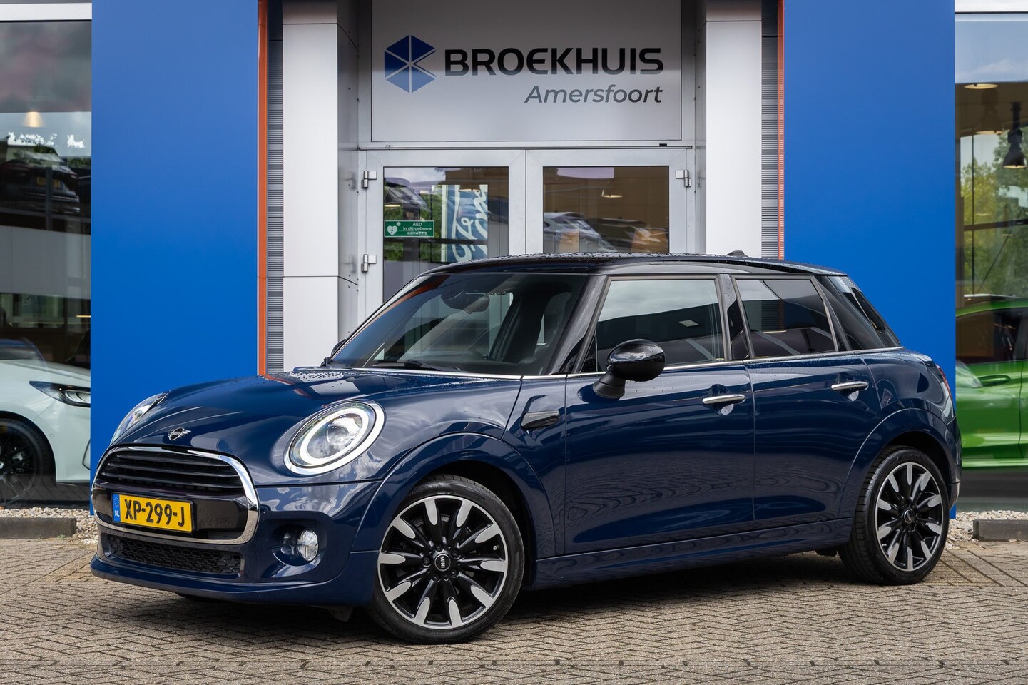MINI Cooper - Mini 1.5 Chili | Service t/m 2029 | Cruise Control | Navigatie | 17 inch | PDC {uitgelicht - AutoWereld.nl