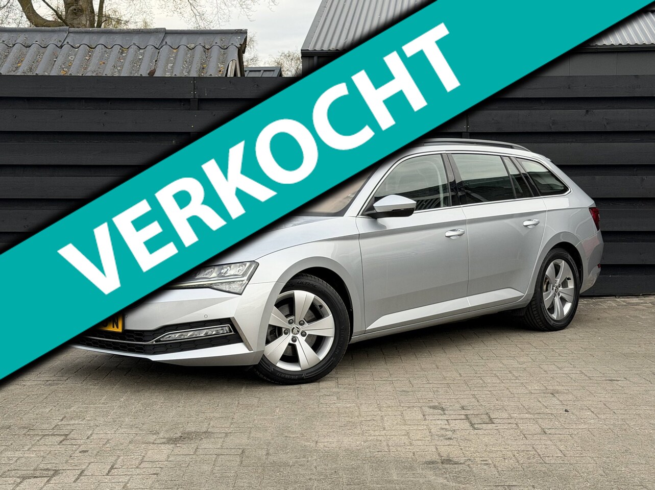 Skoda Superb Combi - 1.4 TSI iV Business Edition Plus I Trekhaak I Camera I Memory - AutoWereld.nl