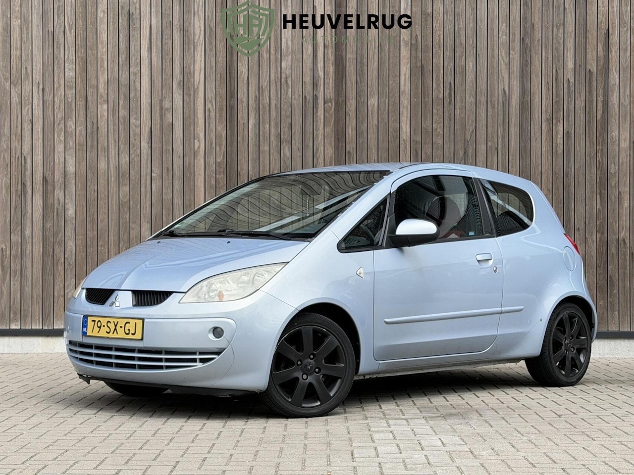 MITSUBISHI COLT