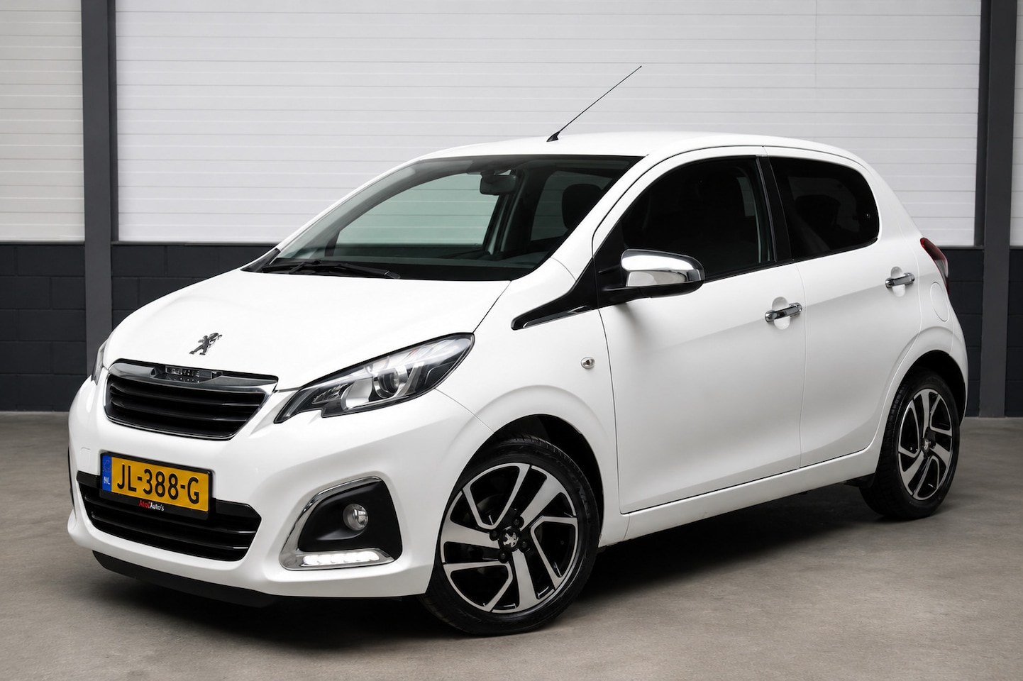 Peugeot 108 - 1.2 Puretech Allure l Airco Elek Pak Navi - AutoWereld.nl