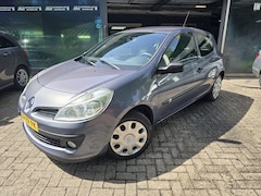 Renault Clio - 1.2-16V Special Line | 1E EIGENAAR | 12MND GARANTIE | LAGE KM | AIRCO | ELEC RAMEN | NW AP