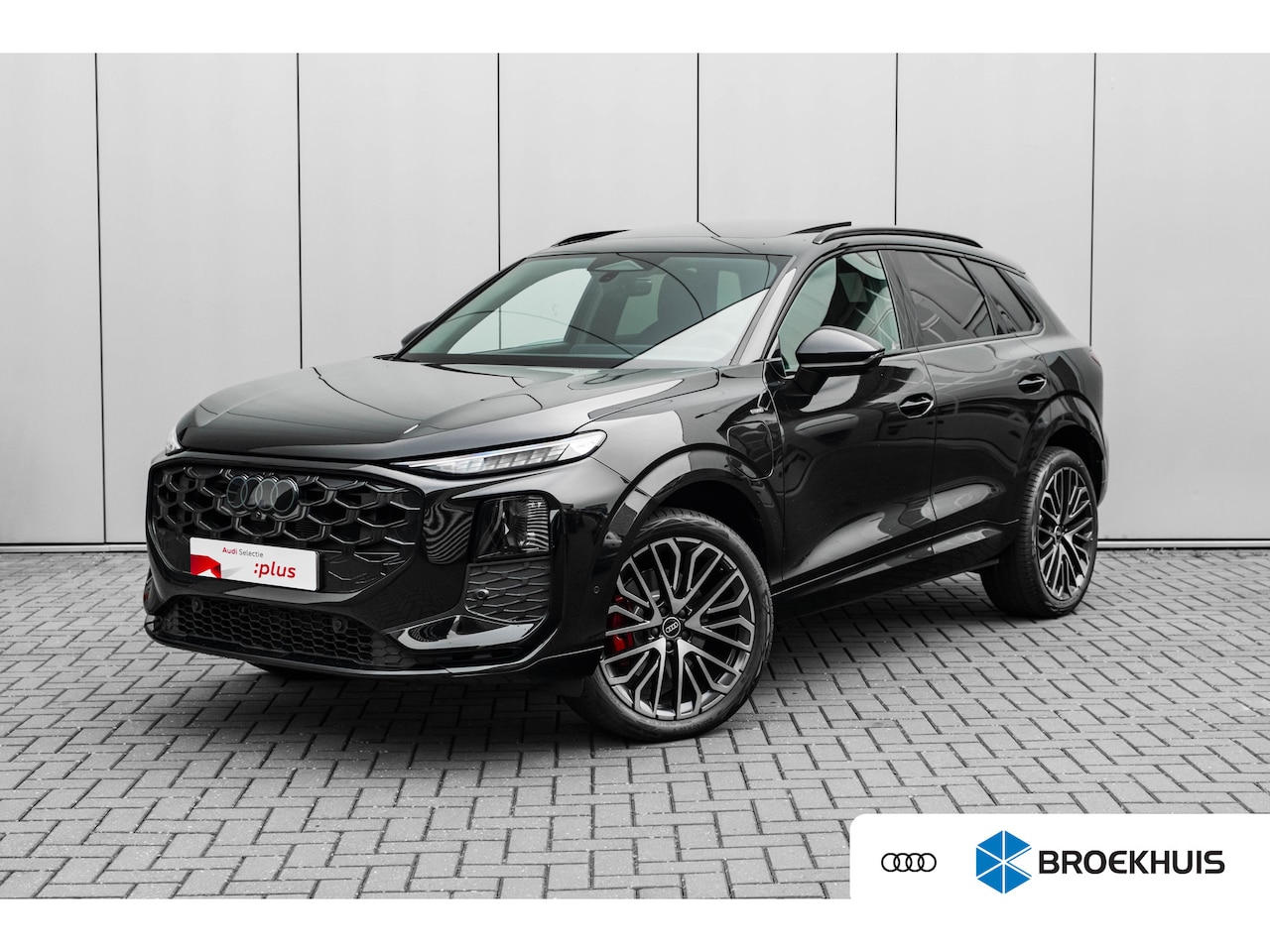 Audi Q3 - 1.5 200kW e-hybrid S edition 272PK | Panorama Dak | Matrix LED incl. Digitale lichtproject - AutoWereld.nl