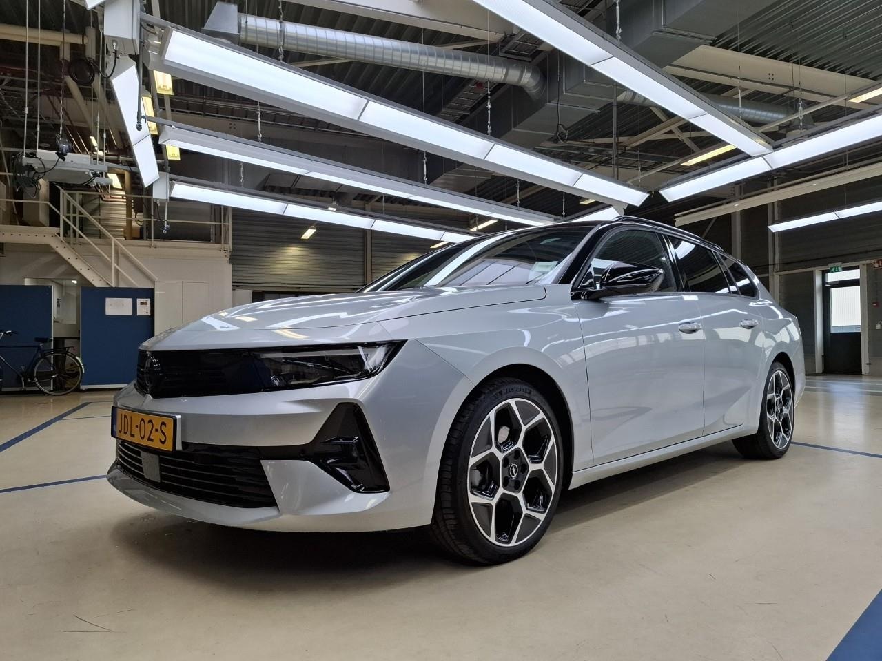 Opel Astra Sports Tourer - 1.2 Turbo Hybrid GS | Afn. Trekhaak | Schuif-/Kanteldak | Alcantara | Stoel/Stuurverwarmin - AutoWereld.nl