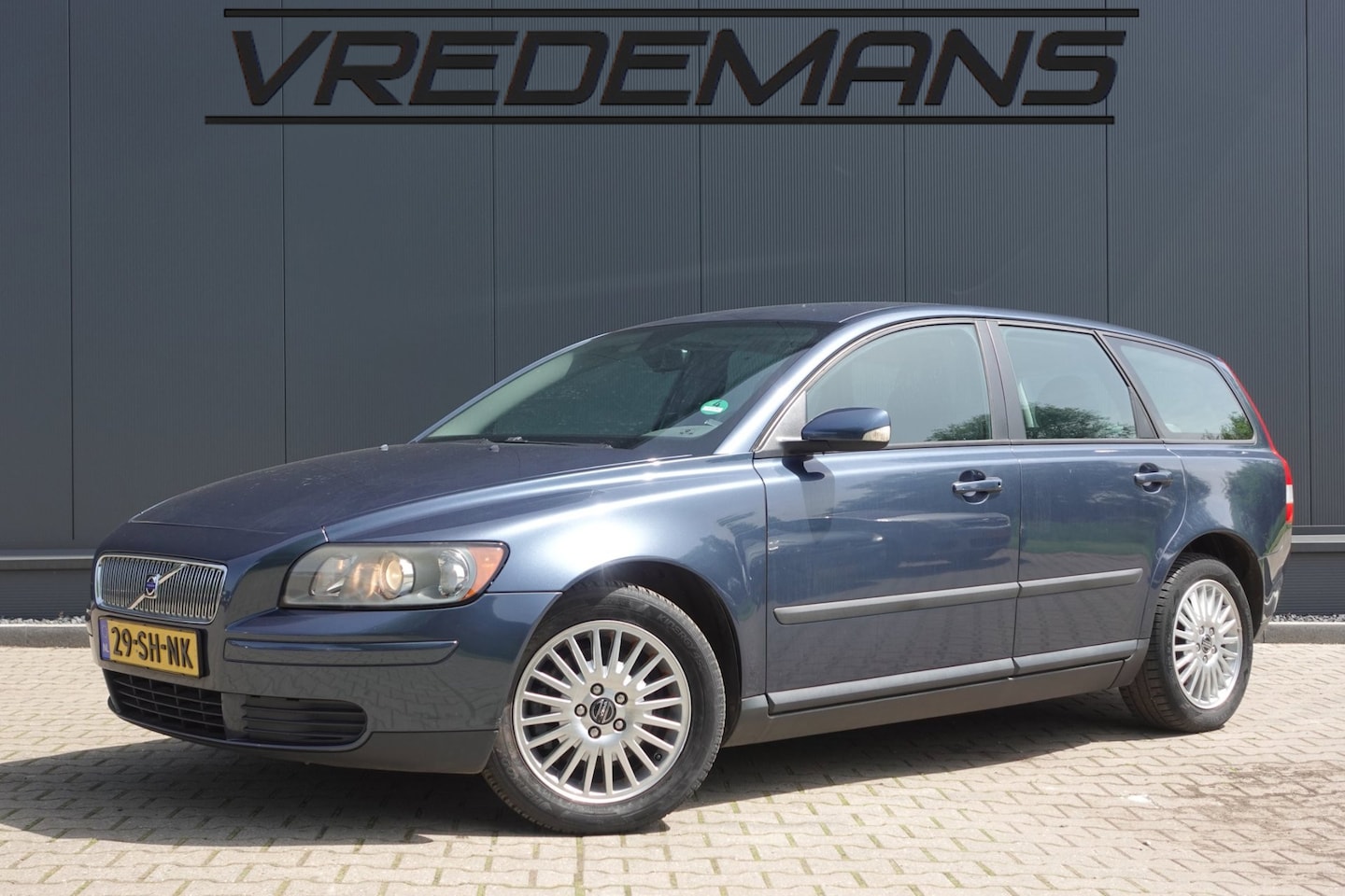 Volvo V50 - 2.4 Kinetic 2.4 Kinetic - AutoWereld.nl