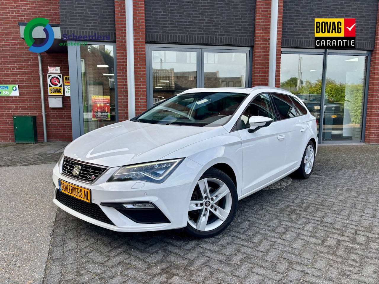 SEAT Leon ST - 1.5 TSI FR 1.5 TSI FR,panodak, 1 jaar garantie - AutoWereld.nl
