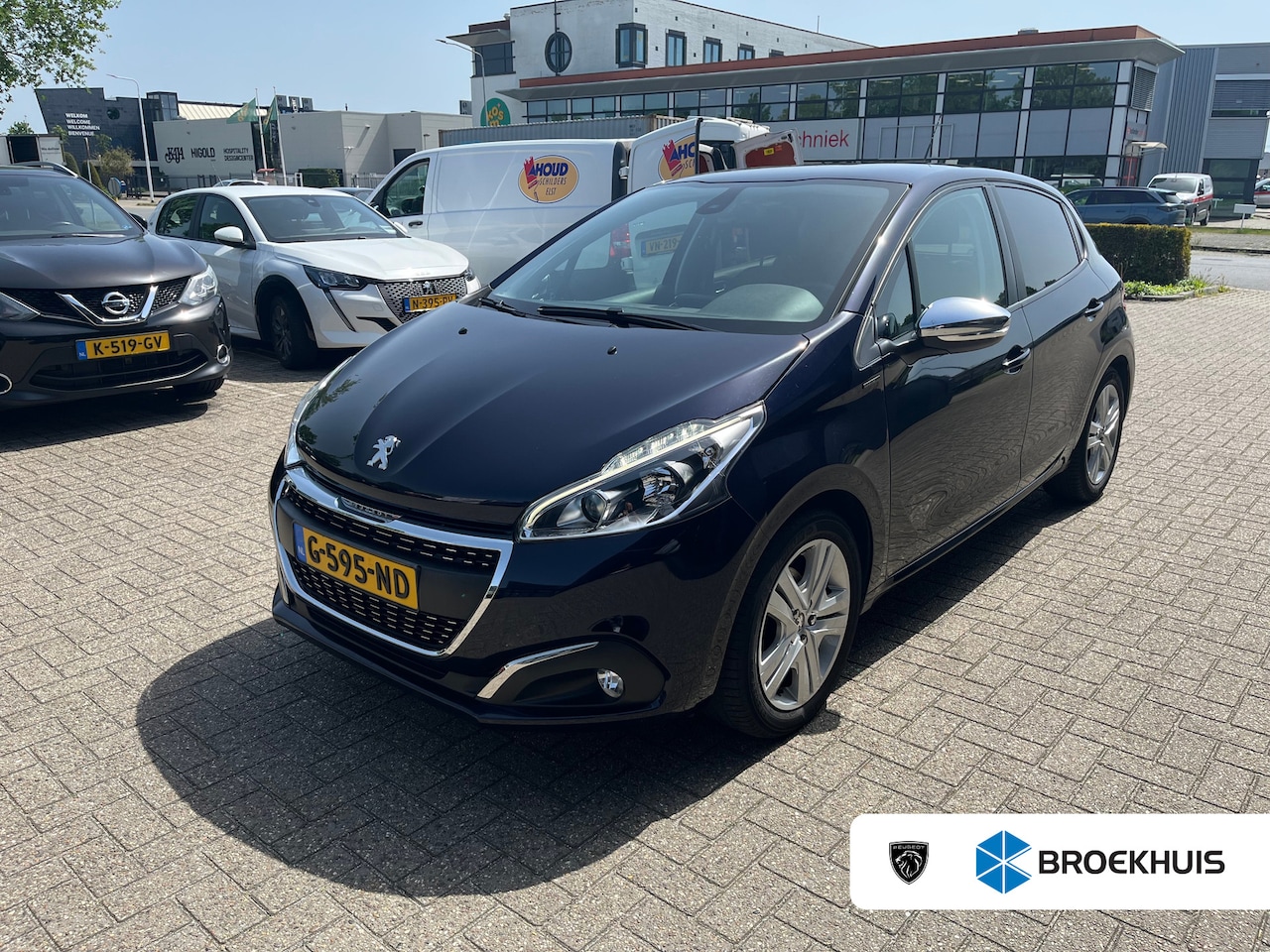 Peugeot 208 - 1.2 PureTech Signature | Airco | Elektrische ramen voor | LED dagrijverlichting - AutoWereld.nl
