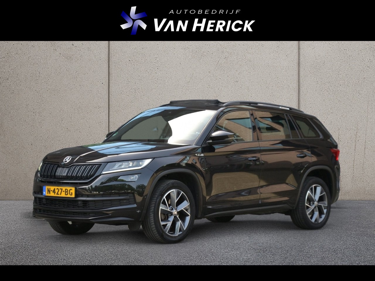 Skoda Kodiaq - 1.5 TSI Sportline Business 7p. Automaat | Panoramadak | Trekhaak | Stoelverwarming - AutoWereld.nl