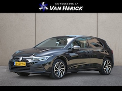 Volkswagen Golf - 1.0 eTSI Life Business Automaat | Achteruitrijcamera | Keyless | Trekhaak