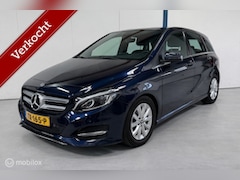 Mercedes-Benz B-klasse - 180 Ambition NL-AUTO / LED / AUTOMAAT / NAVI