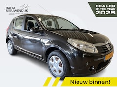 Dacia Sandero - 1.2 Lauréate MEENEEMPRIJS MET GELDIGE APK / AIRCO / PARKEERSENSOREN / RADIO / ELEKTRISCHE