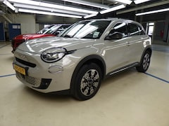 Fiat 600 - 1.2 Hybrid Urban | Pack Style + Comfort | Navigatie | Stoelverwarming | Voorruitverwarming