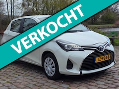 Toyota Yaris - 1.5 Hybrid Aspiration Uniek km airco cruis control navigatie bleutooth