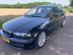 BMW 3-serie - 320i Executive, 6 Cil, Automaat