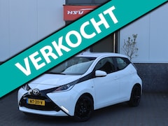 Toyota Aygo - 1.0 VVT-i x-play airco LM 4-deurs