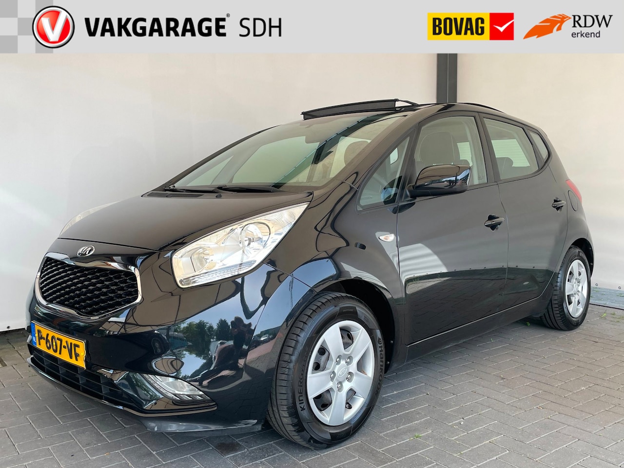 Kia Venga - 1.6 CVVT ExecutiveLine|Automaat|Panoramadak|Trekhaak - AutoWereld.nl