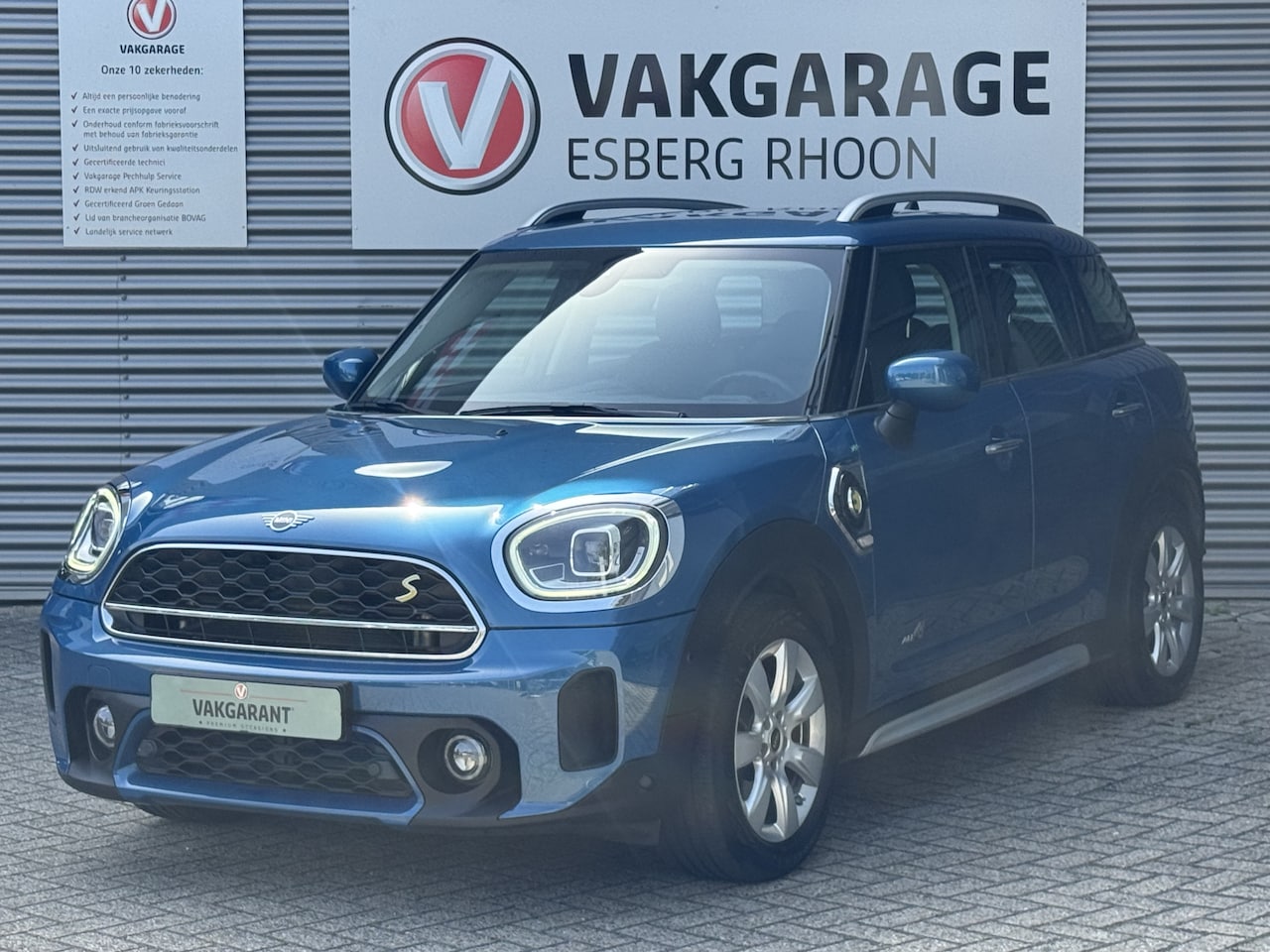 MINI Countryman - Mini 1.5 Cooper S E ALL4 NAV/CAM,KEYLESS,STOELVERWARMING - AutoWereld.nl