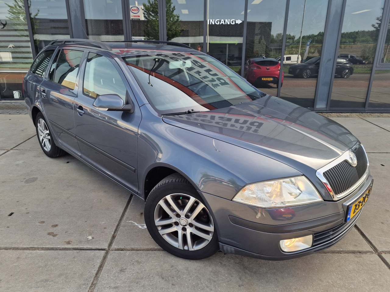Skoda Octavia Combi - 1.6 FSI Ambiente - Trekhaak - Cruise - Clima - - AutoWereld.nl