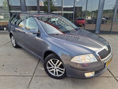 Skoda Octavia Combi - 1.6 FSI Ambiente - Trekhaak - Cruise - Clima