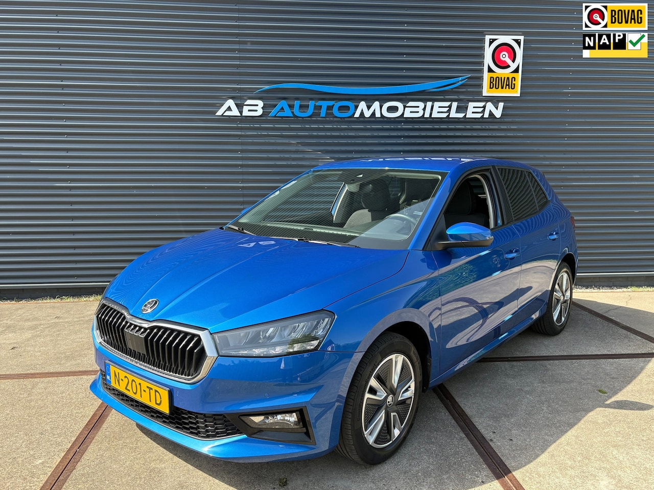 Skoda Fabia - 1.0 TSI Ambition CARPLAY/ PARKEERSENSOREN - AutoWereld.nl
