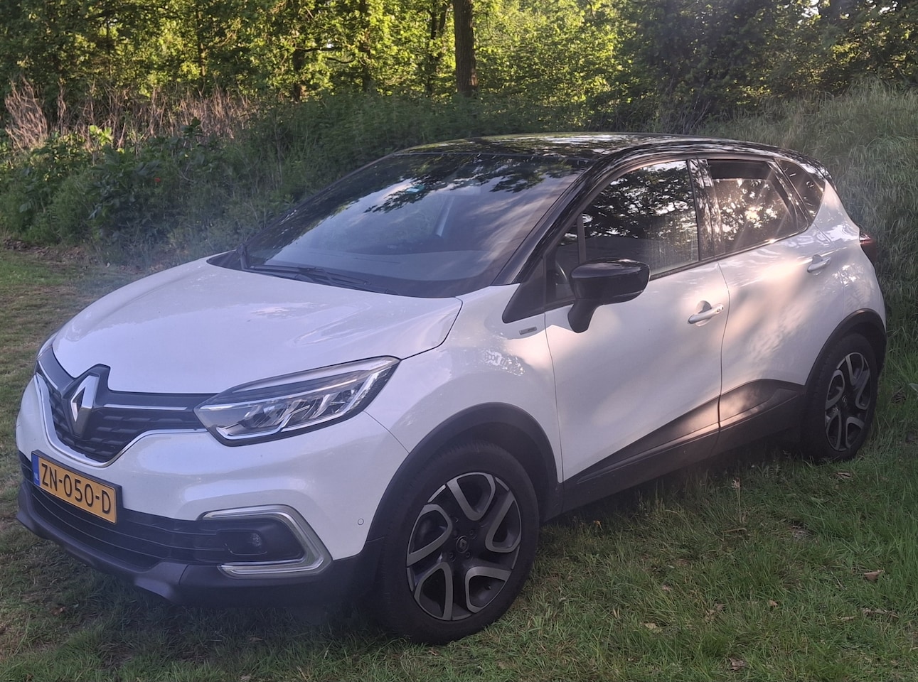 Renault Captur - 0.9 TCe Intens Topstaat. Zuinig. Parelmoerlak. Trekhaak. Stoelverwarming - AutoWereld.nl