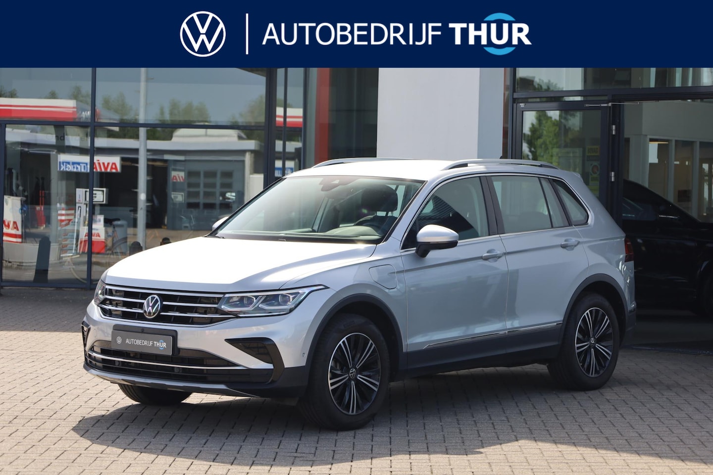 Volkswagen Tiguan - 1.4 TSI eHybrid Elegance Ergo stoel 2x area view rondom zicht camera 18" LMV Bi Colour sto - AutoWereld.nl