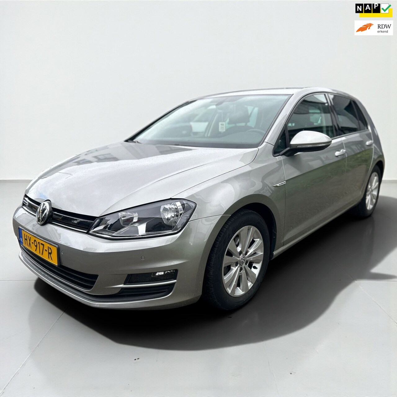 Volkswagen Golf - 1.0 TSI Business Edition Connected 1.0 TSI Business Edition Connected - AutoWereld.nl
