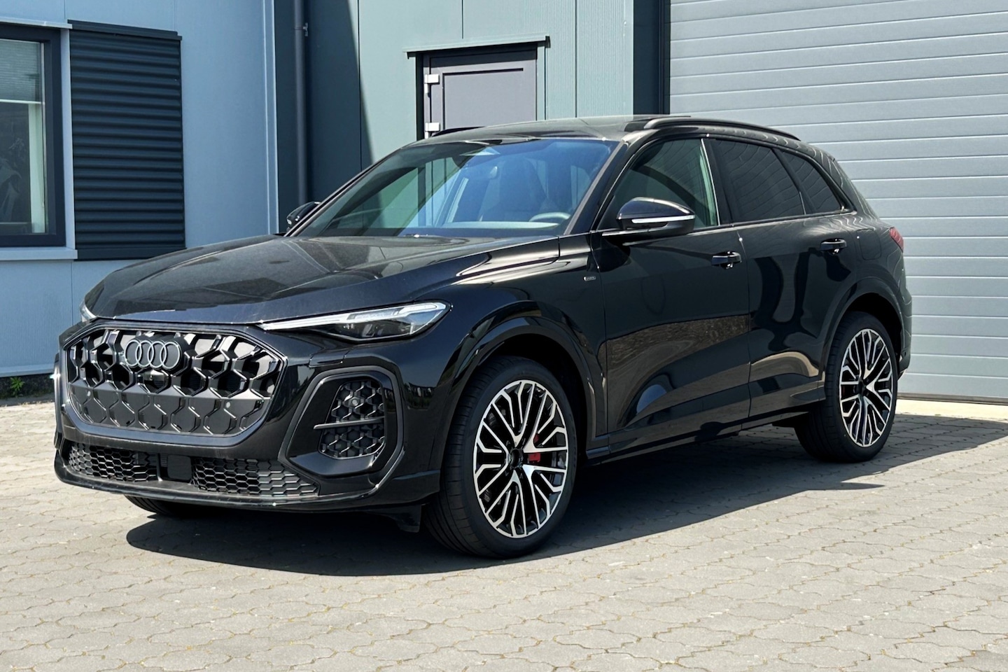 Audi Q5 - 2.0 TFSI e-hybrid quattro S-Line Competition PANO TREKHAAK BIJRIJDERSDISPLAY MATRIX LED NI - AutoWereld.nl