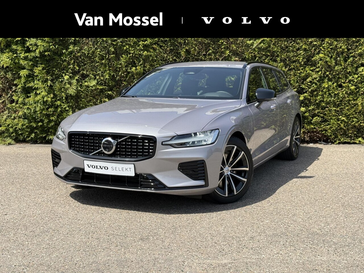 Volvo V60 - T6 Plug-in hybrid AWD Plus Dark - AutoWereld.nl