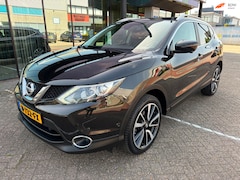 Nissan Qashqai - 1.2 Tekna / Pano´dak / Leder / Xenon / Keyless / Camera