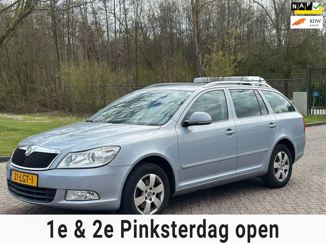Skoda Octavia Combi - 1.2 TSI Elegance/AIRCO/CRUISE/NAVI/PARKEERSENS VOOR-ACHTER/TREKHAAK - AutoWereld.nl
