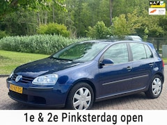 Volkswagen Golf - 1.6 FSI Comfortline/AIRCO/CRUISE/TREKHAAK