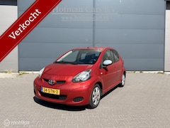 Toyota Aygo - 1.0-12V Aspiration Red Navigator 5-deurs Airco CV