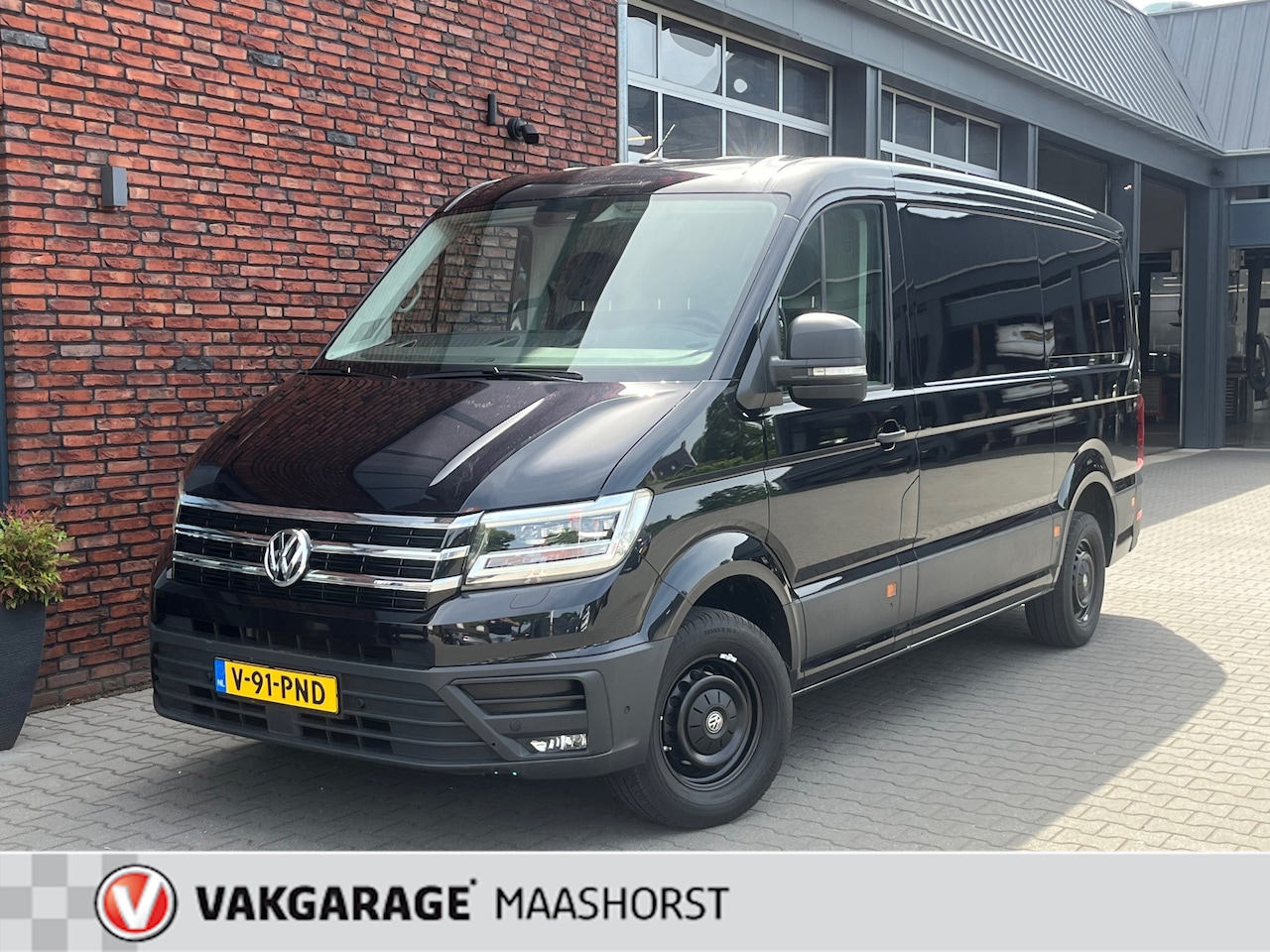Volkswagen Crafter - 35 2.0 TDI L3H2 4Motion 3000Kg Trek. Automaat/Adapt.Cruise/AchteruitrijCam./Clima/AppConne - AutoWereld.nl