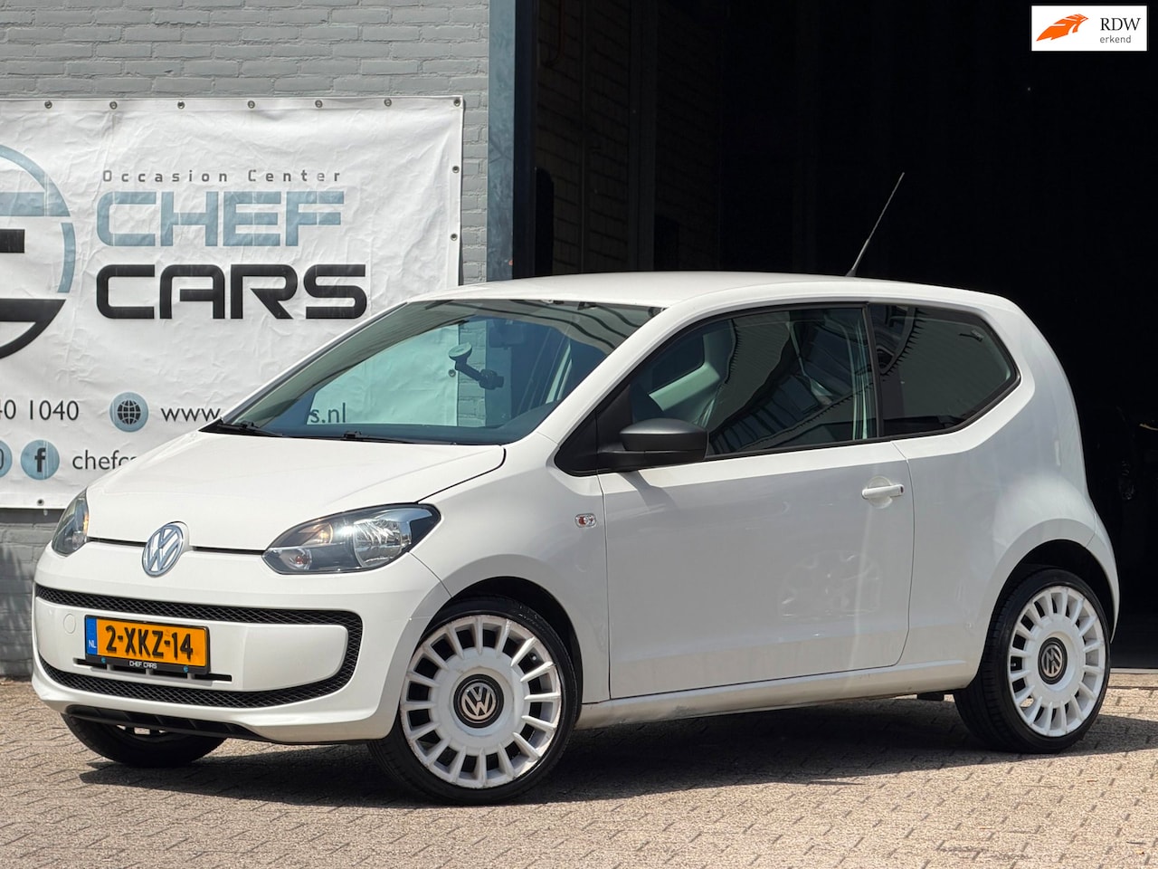 Volkswagen Up! - 1.0 high up!|ORIGINELE KM|AIRCO|LM|BOEKJES! - AutoWereld.nl