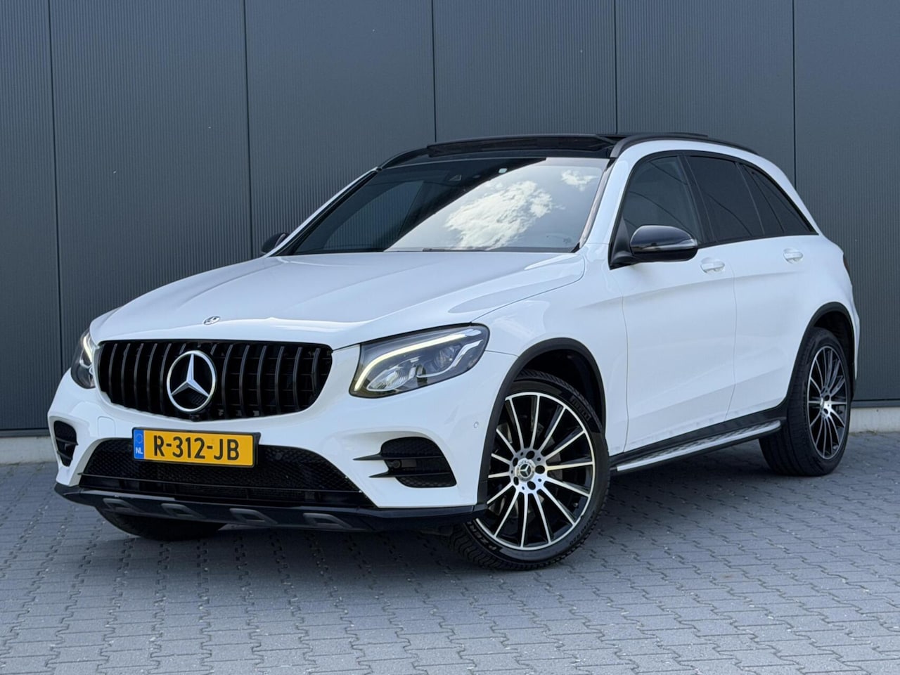Mercedes-Benz GLC-klasse - 250 4MATIC Premium Plus Led - Pano - Leder - Night Pakket - AutoWereld.nl
