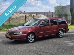 Volvo V70 - 2.5/144PK/Airco/CruiseCont/Leer/Stoelverw/Trekhaak