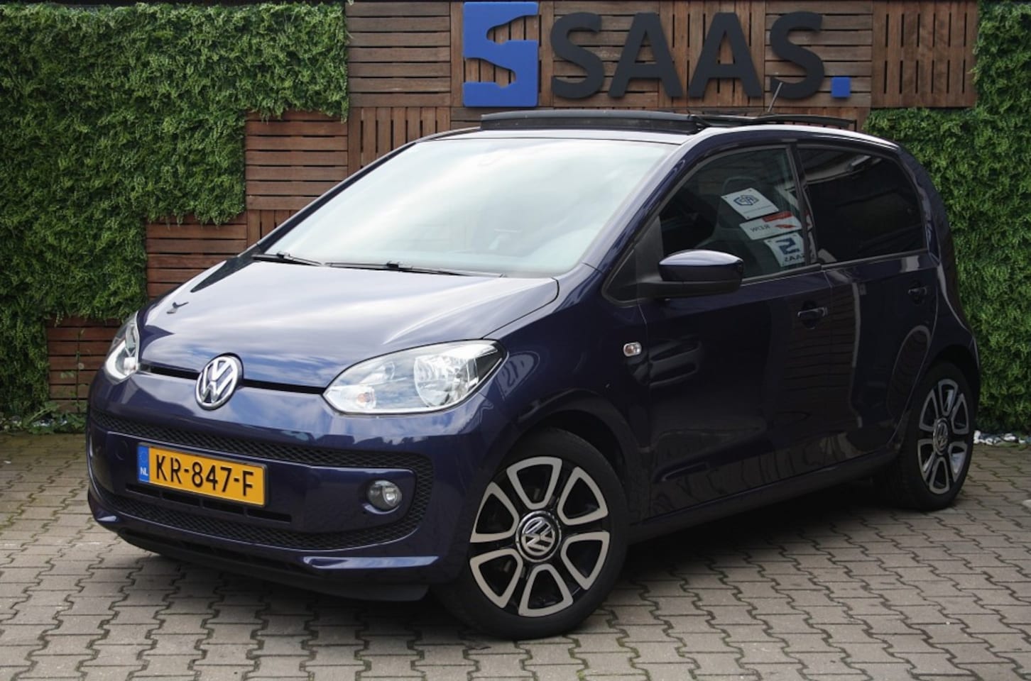 Volkswagen Up! - 1.0 High Up! / NAP / 1e Eig. / Cruise / Pano / Fender - AutoWereld.nl