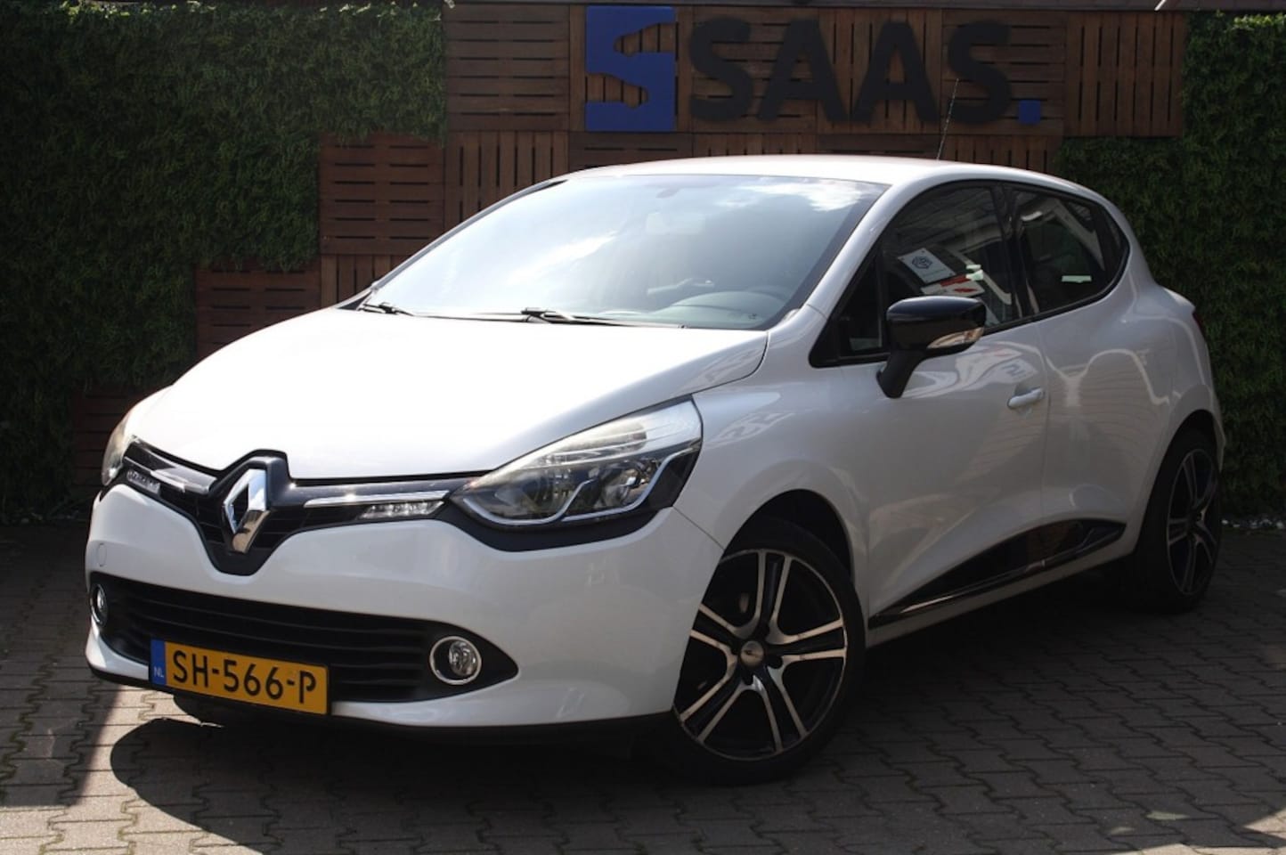 Renault Clio - 1.2 TCe / Automaat / Cruise Cntrl. / PDC - AutoWereld.nl