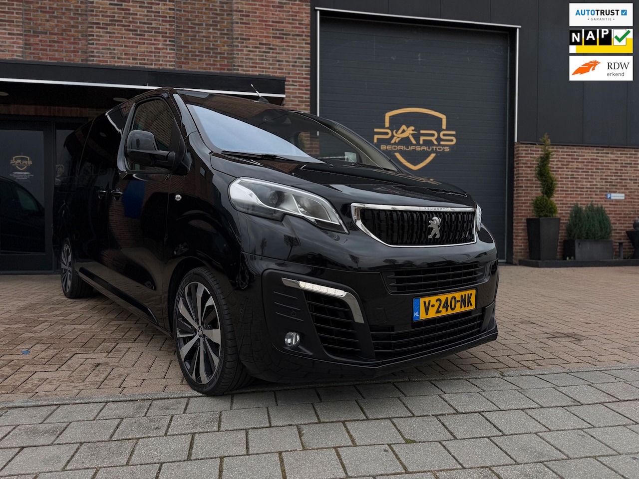 Peugeot Expert - 231L 2.0 BlueHDI 177PK Automaat 180 LANG DC Premium Pack Dubbele Cabine Dubbele Airco keyl - AutoWereld.nl