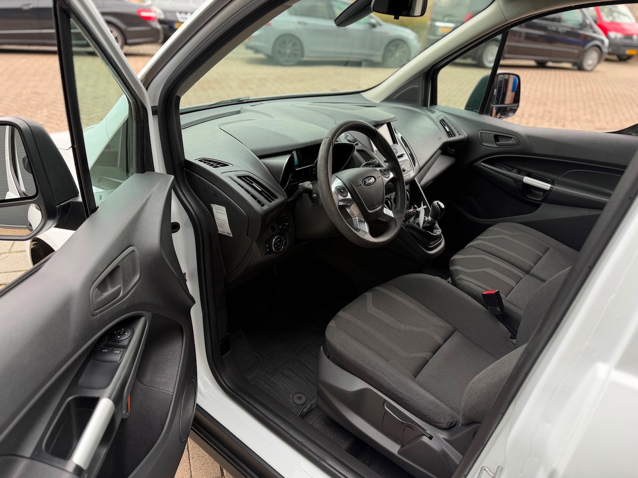 Ford Transit Connect - 1.5 TDCI L2 Trend Lang 3 Persoons Airco Navi Elk.Ramen Camera - AutoWereld.nl