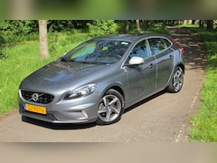 Volvo V40 - 2.0 D2 R-Design Business 2015 Grijs Cruise Clima PDC NAP Trekhaak